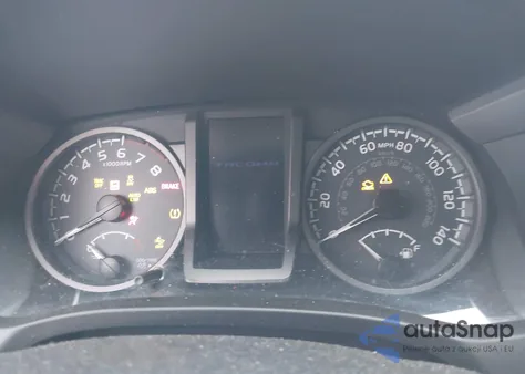 2018 Toyota Tacoma Trd Off Road z USA, uszkodzony, nr VIN 5TFCZ5AN8JX159903